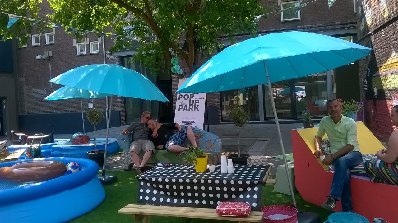 Pop Up Parkje, een spontaan initiatief in de Morenhoek tijdens de hittegolf in juli 2015